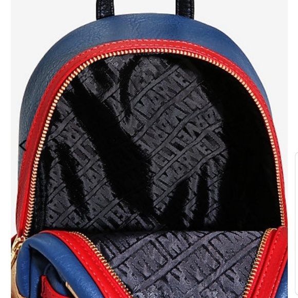 Disney Marvel: Captain Marvel Mini Backpack Lounge - Picture 4 of 4